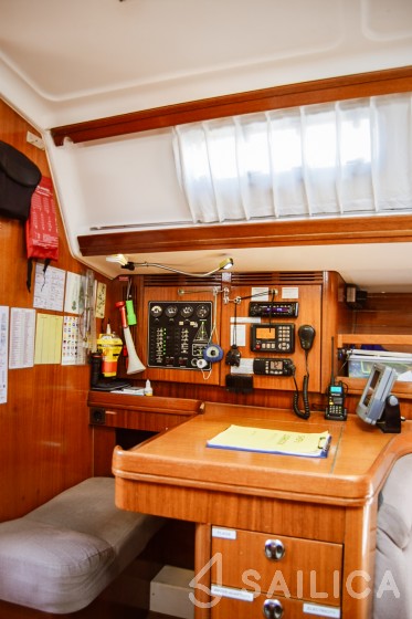 Elan 40 - Yacht Charter Sailica