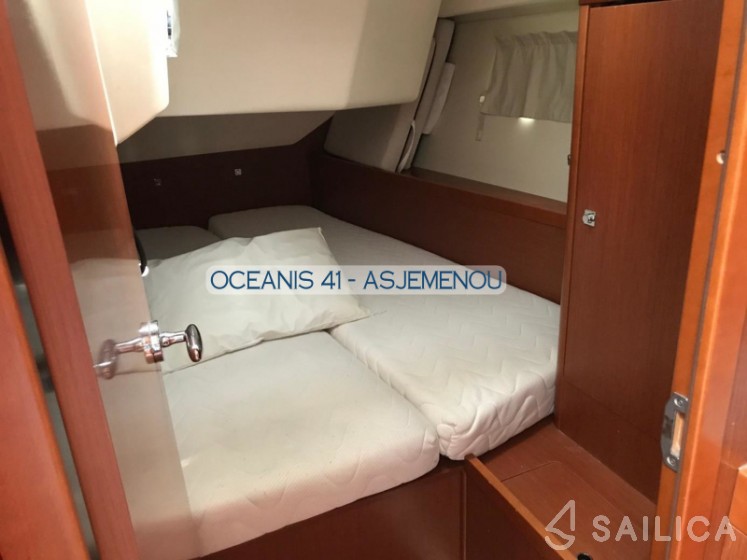 Oceanis 41 - Yacht Charter Sailica