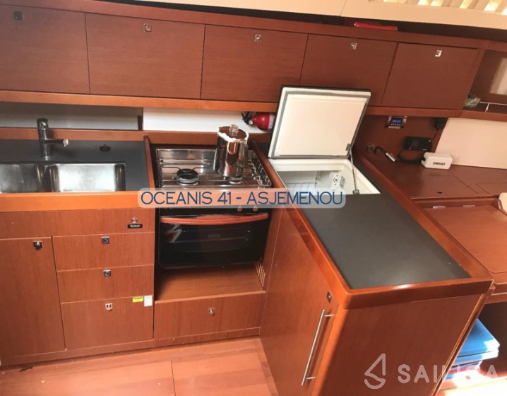 Oceanis 41 - Yacht Charter Sailica