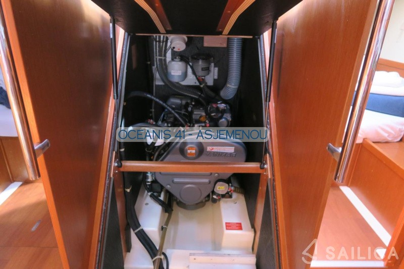 Oceanis 41 - Yacht Charter Sailica