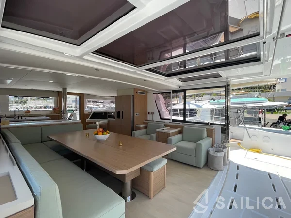 Bali 5.4. - Yacht Charter Sailica