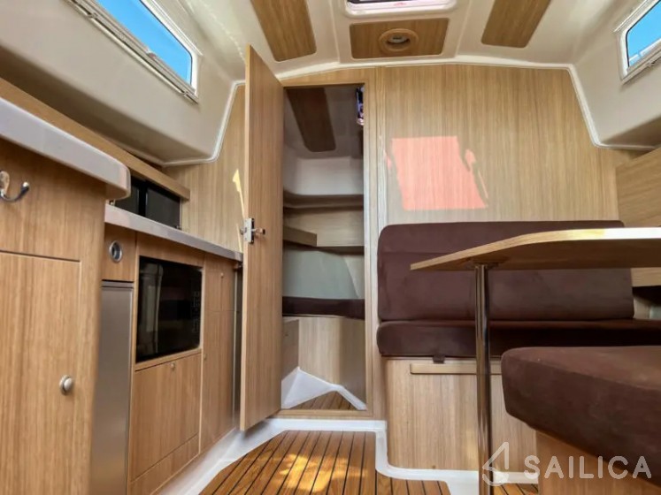 Nexus Revo 870 Prestige - Yacht Charter Sailica