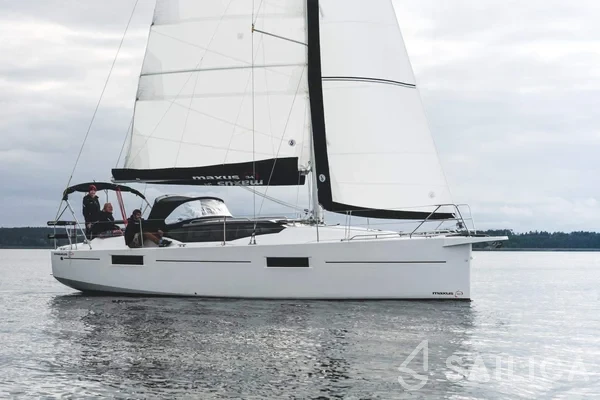 Maxus 34 - Yacht Charter Sailica