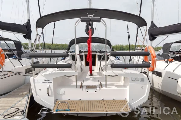 Maxus 34 - Yacht Charter Sailica