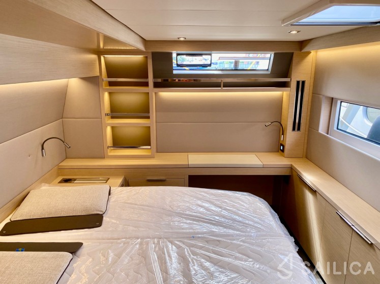 Lagoon 55 - Yacht Charter Sailica