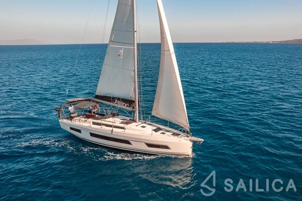Dufour 41 - Yacht Charter Sailica