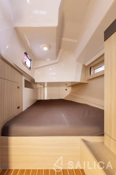 Maxus 34 - Yacht Charter Sailica