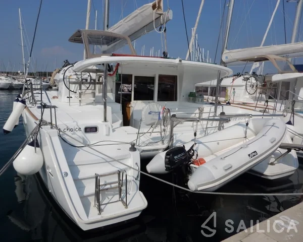 Lagoon 400 S2 - Yacht Charter Sailica