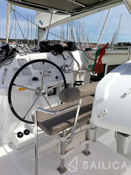 Lagoon 400 S2 - Yacht Charter Sailica