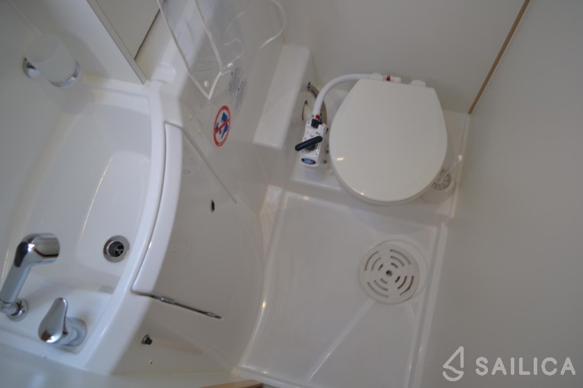 Lagoon 400 S2 - Yacht Charter Sailica