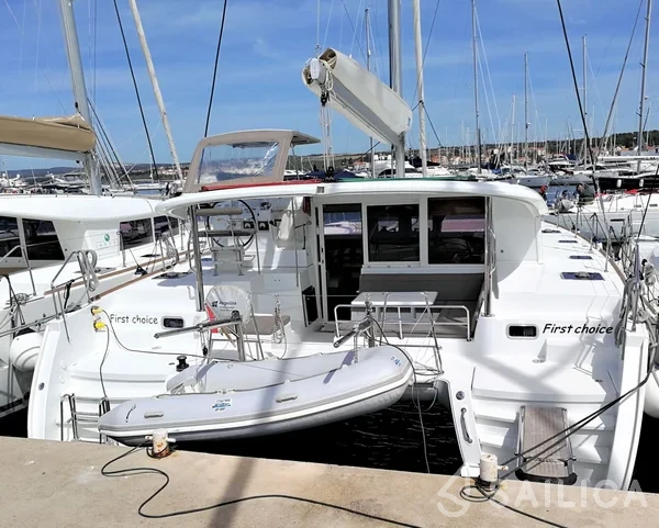 Lagoon 400 S2 - Yacht Charter Sailica