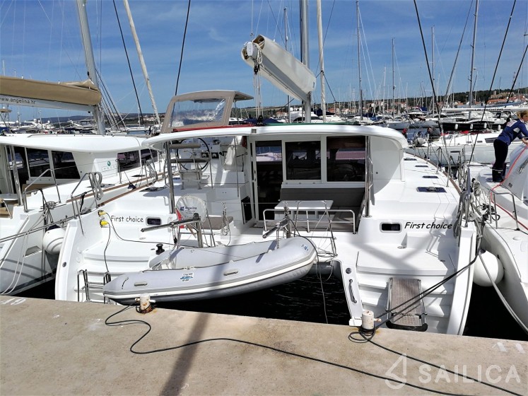 Lagoon 400 S2 - Yacht Charter Sailica