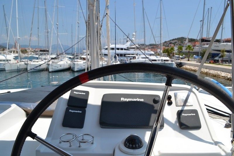 Lagoon 450 - Yacht Charter Sailica