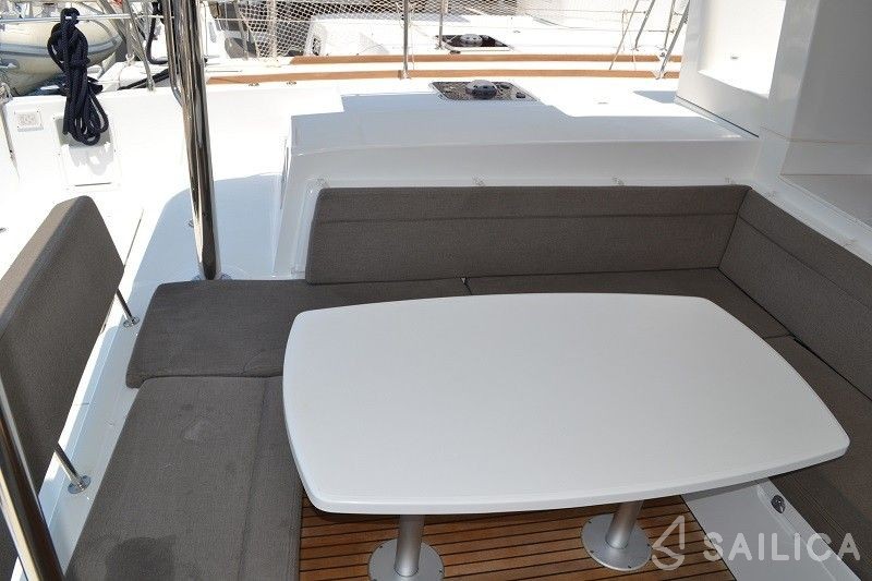 Lagoon 450 - Yacht Charter Sailica