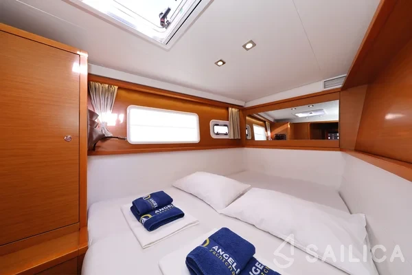 Lagoon 450 - Yacht Charter Sailica