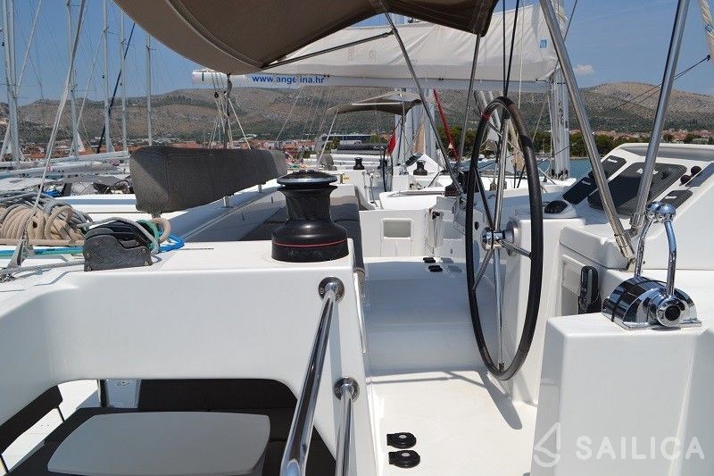 Lagoon 450 - Yacht Charter Sailica