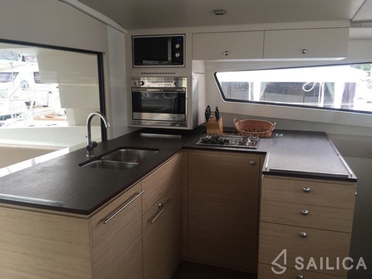 Bali 4.5 - Yacht Charter Sailica