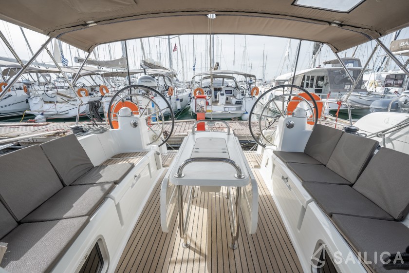 Jeanneau 54 - Yacht Charter Sailica
