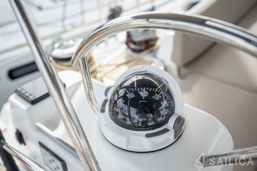 Jeanneau 54 - Yacht Charter Sailica