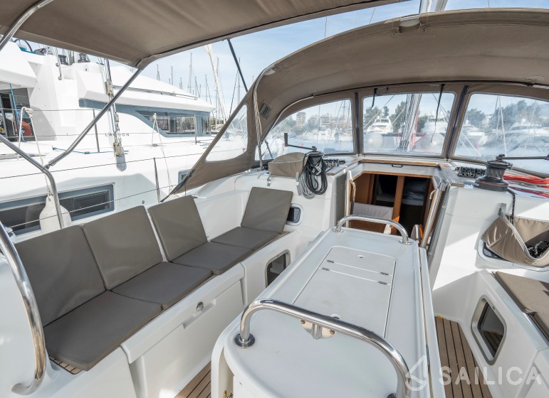Jeanneau 54 - Yacht Charter Sailica