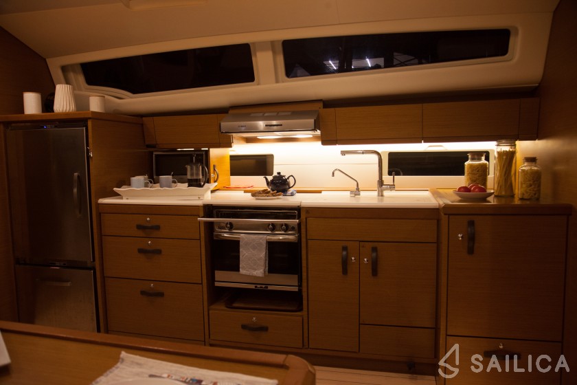 Jeanneau 54 - Yacht Charter Sailica