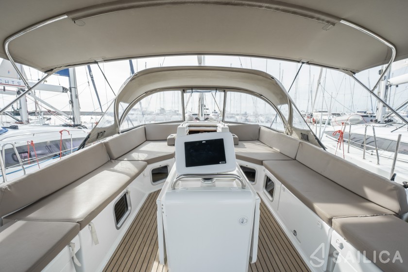 Jeanneau 54 - Yacht Charter Sailica