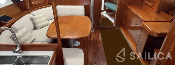 Oceanis 393 - Yacht Charter Sailica