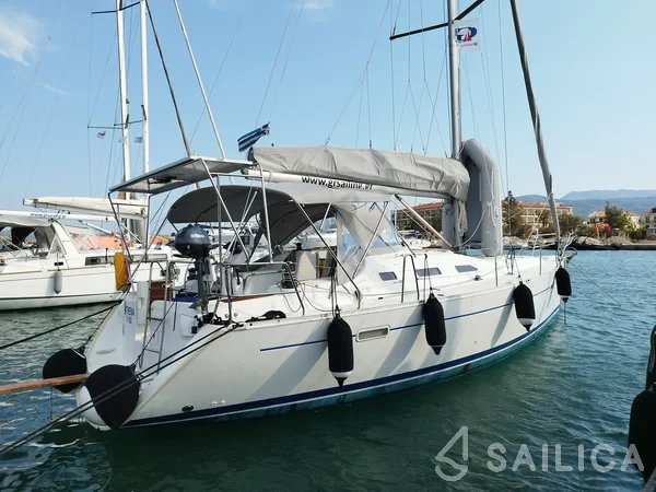 Oceanis 393 - Yacht Charter Sailica