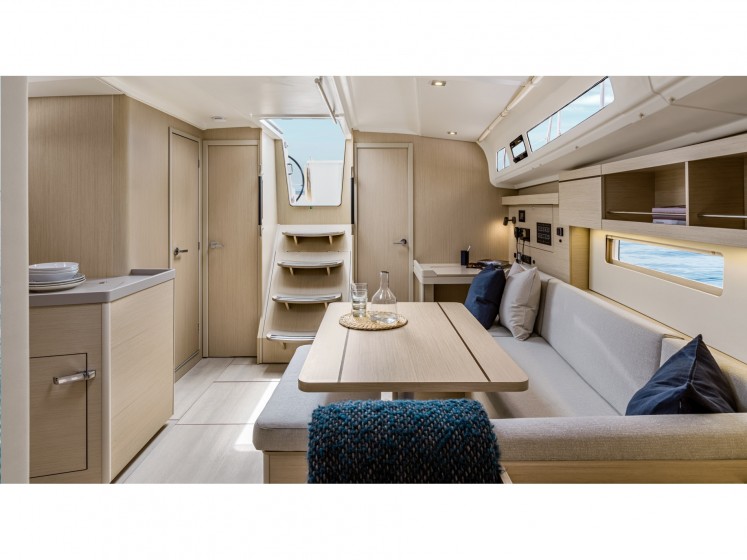 Oceanis 40.1 - Yacht Charter Sailica
