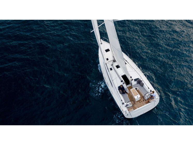 Oceanis 40.1 - Yacht Charter Sailica