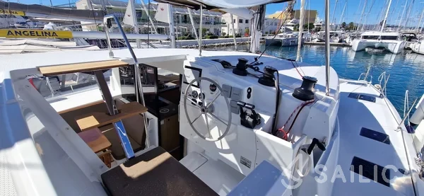 Lucia 40 - Yacht Charter Sailica