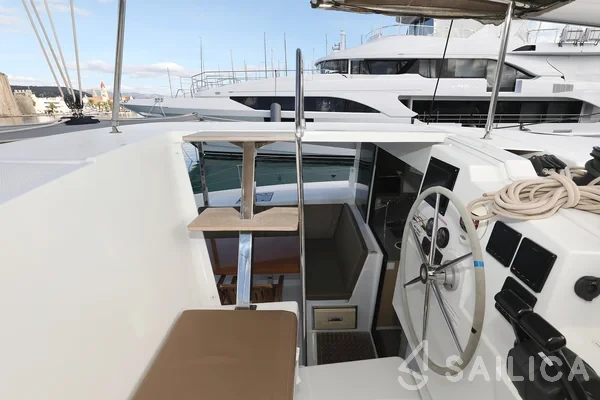 Lucia 40 - Yacht Charter Sailica