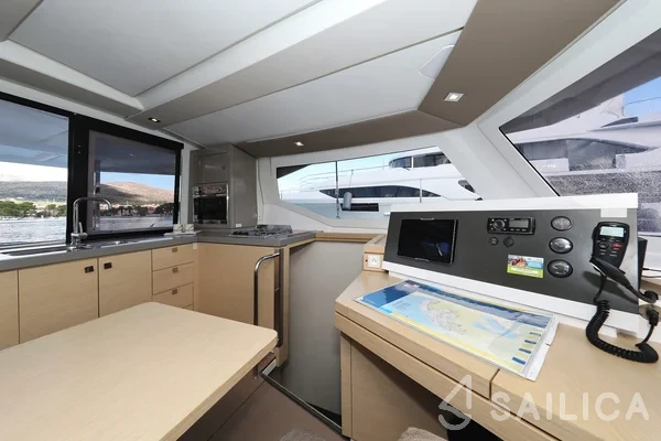 Lucia 40 - Yacht Charter Sailica