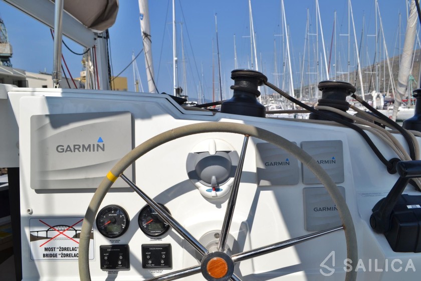 Lucia 40 - Yacht Charter Sailica