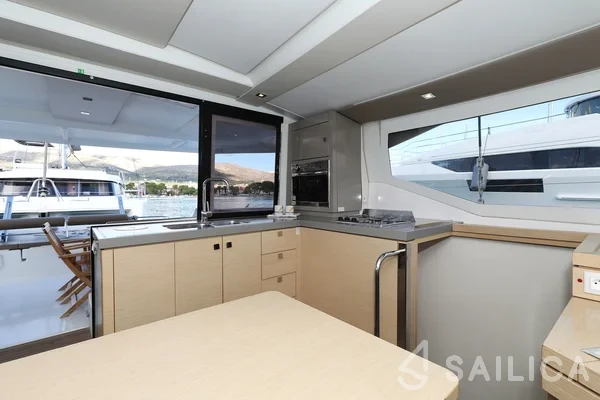 Lucia 40 - Yacht Charter Sailica