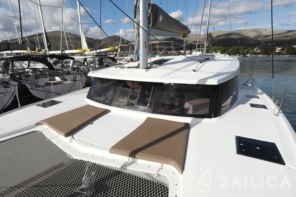 Lucia 40 - Yacht Charter Sailica