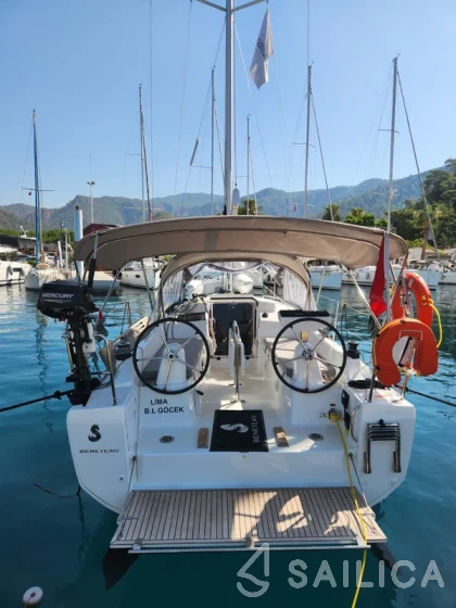 Oceanis 30.1 - Yacht Charter Sailica