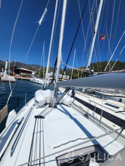 Oceanis 30.1 - Yacht Charter Sailica