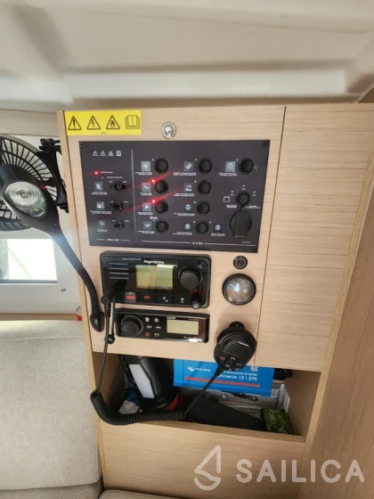 Oceanis 30.1 - Yacht Charter Sailica