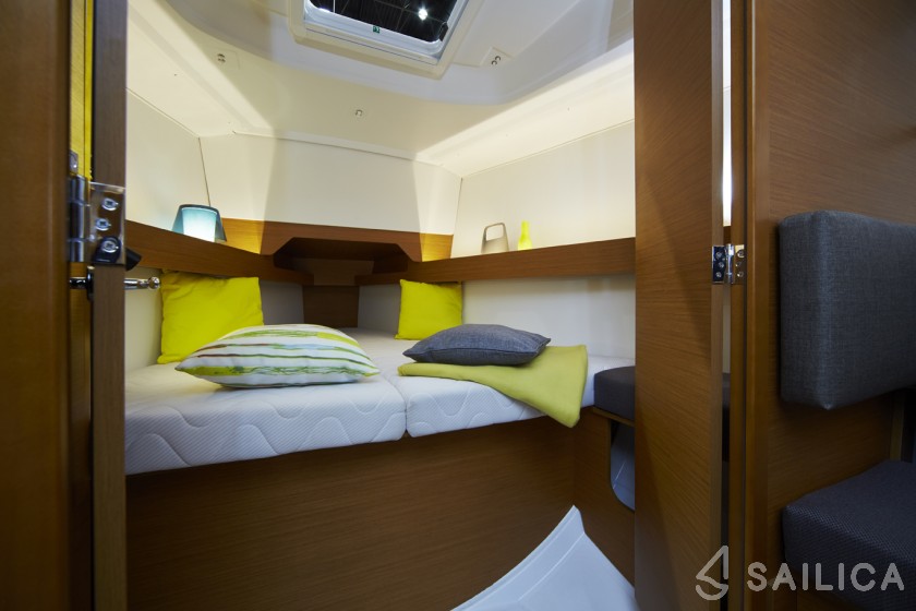 Sun Odyssey 349 - Yacht Charter Sailica