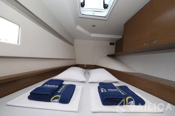 MY 37 - Yacht Charter Sailica