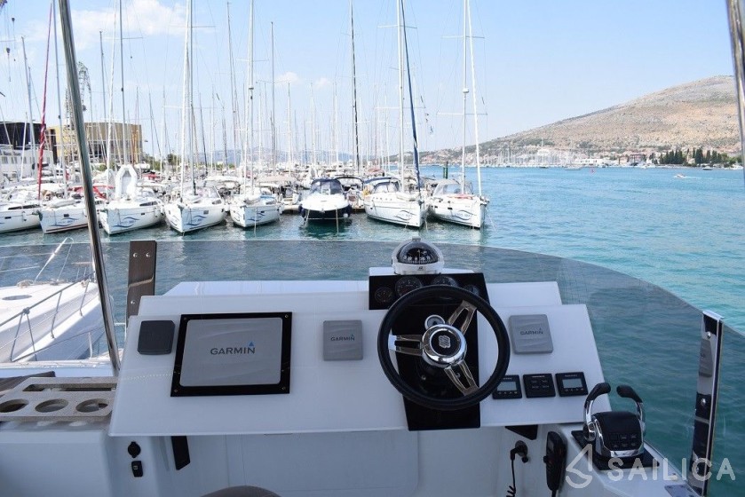 MY 37 - Yacht Charter Sailica