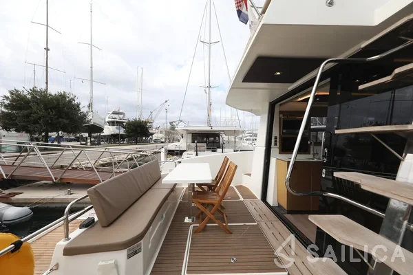 MY 37 - Yacht Charter Sailica