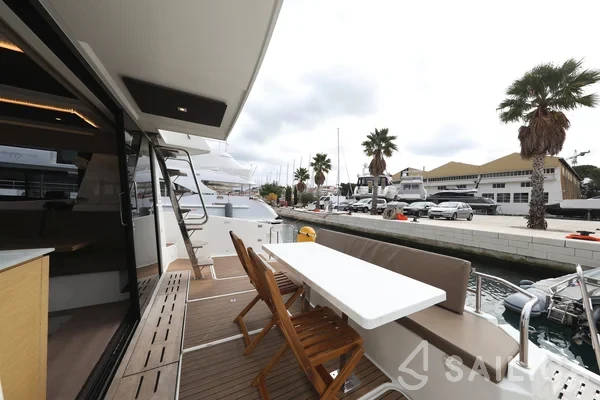 MY 37 - Yacht Charter Sailica