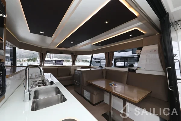 MY 37 - Yacht Charter Sailica
