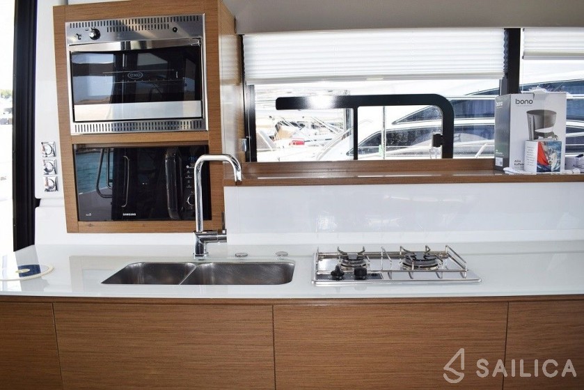 MY 37 - Yacht Charter Sailica