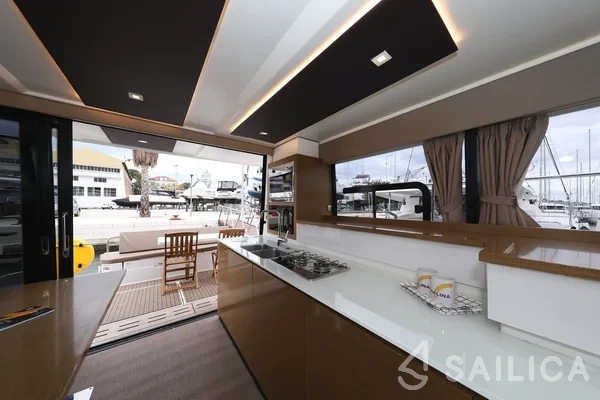 MY 37 - Yacht Charter Sailica