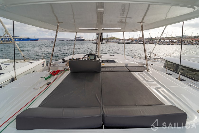 Lagoon 46  - Yacht Charter Sailica