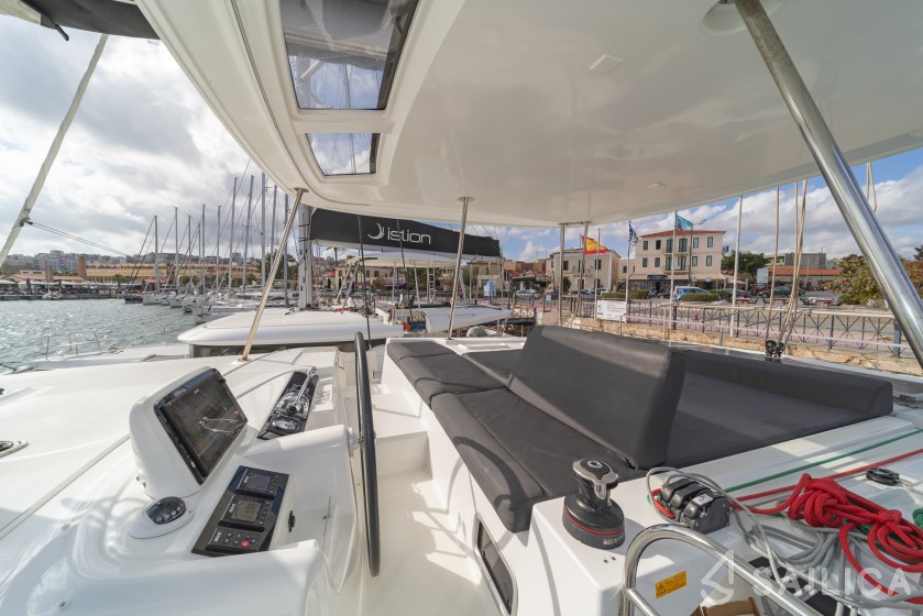 Lagoon 46  - Yacht Charter Sailica
