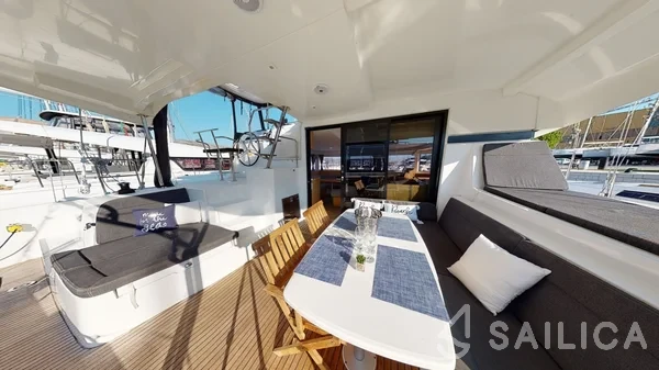 Lagoon 42 - Yacht Charter Sailica